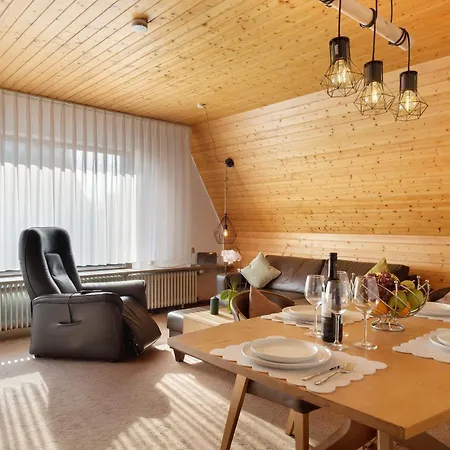 Traum-maisonette Auf 1000m Mit Pool * Schönwalde